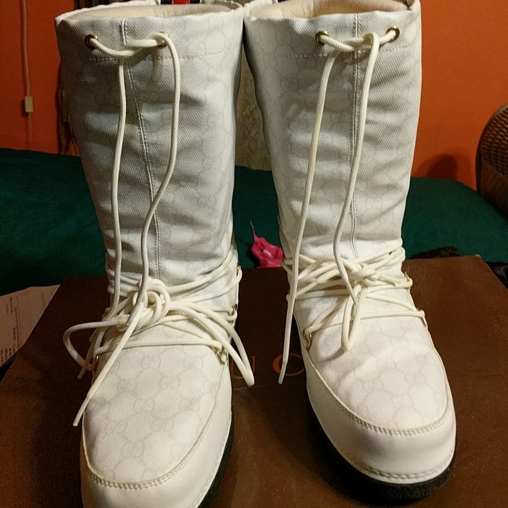 GUCCI White Snow Boots